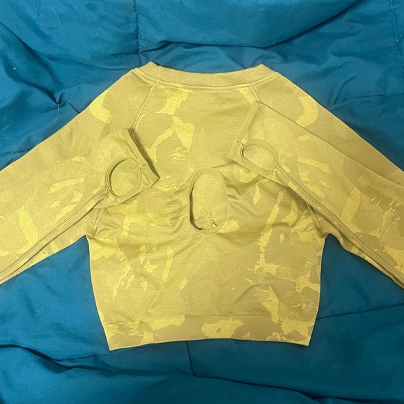 Gymshark Green Camouflage Sweatshirt - Picture 3 of 3